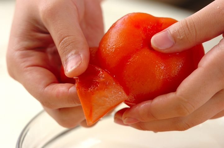 完熟トマトのサラダの下準備1