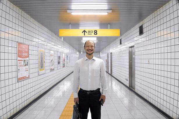 【写真を見る】“歩く男”にはドラマ「VIVANT」でも強烈なインパクトを放った河内大和 [c] 2025映画「８番出口」製作委員会