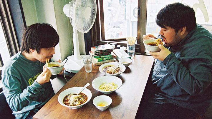 ミュージシャン・澤部渡さんと、吉田靖直さん