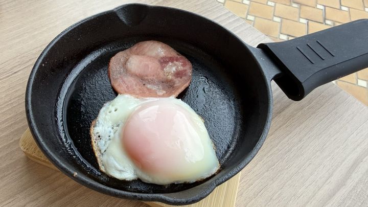 温玉と糸島産ハムを使用したハムエッグ