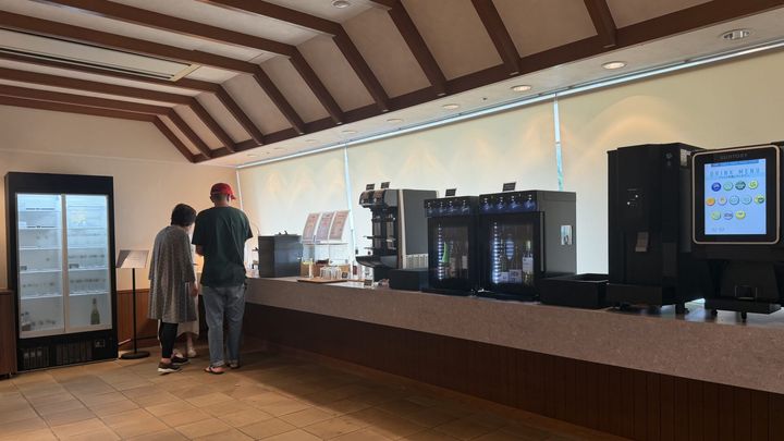 1階ロビーラウンジのドリンクカウンターコーナー