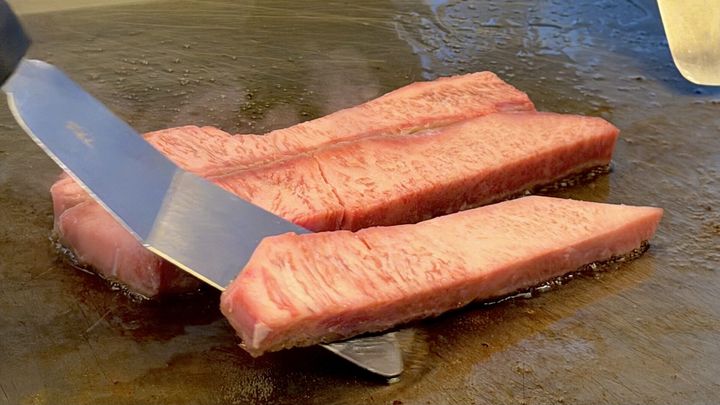 博多和牛のポワレ 季節の付け合わせ