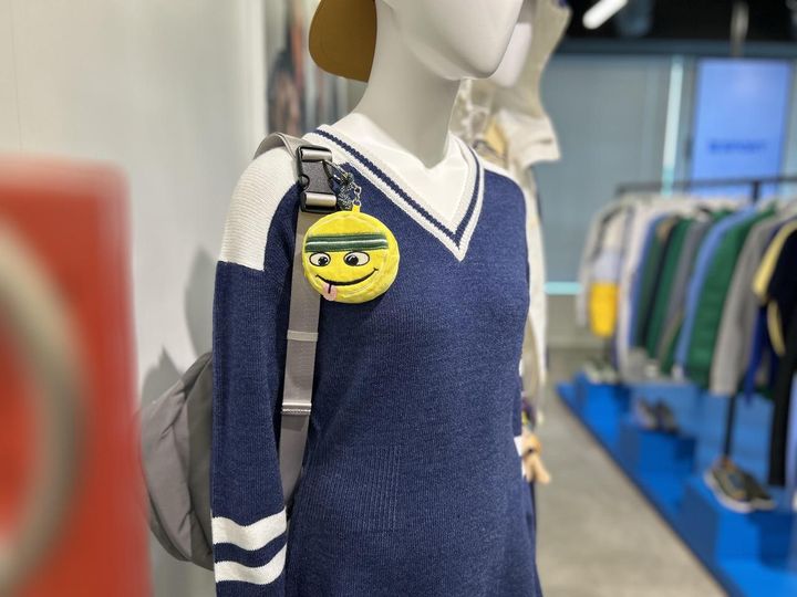 画像: 【GU】チャーム(テニスボール)ST ¥990 www.gu-global.com