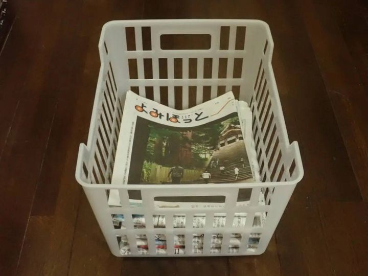 DAISO(ダイソー)：新聞収納BOX「33×26×20cm」