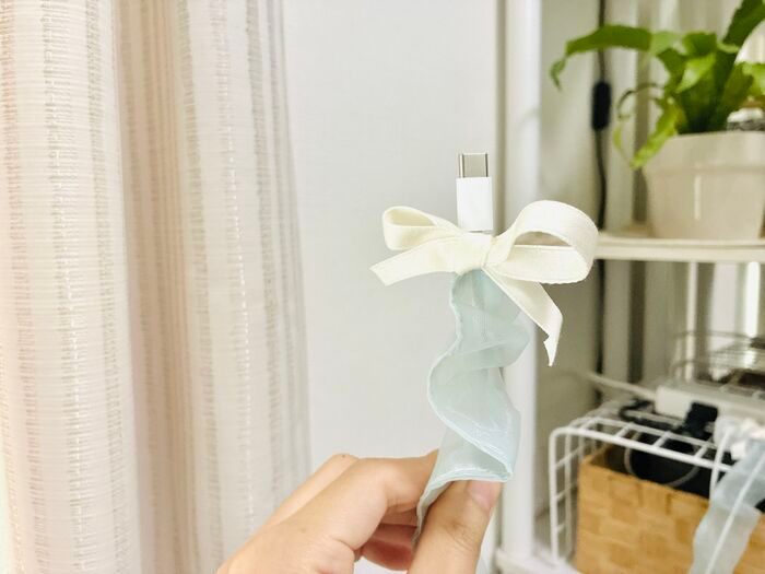 SNSで話題【キャンドゥ】1.45mの細長～い『専用ソックス』の正体は？通して結んでみたら…生活感が消えました♡