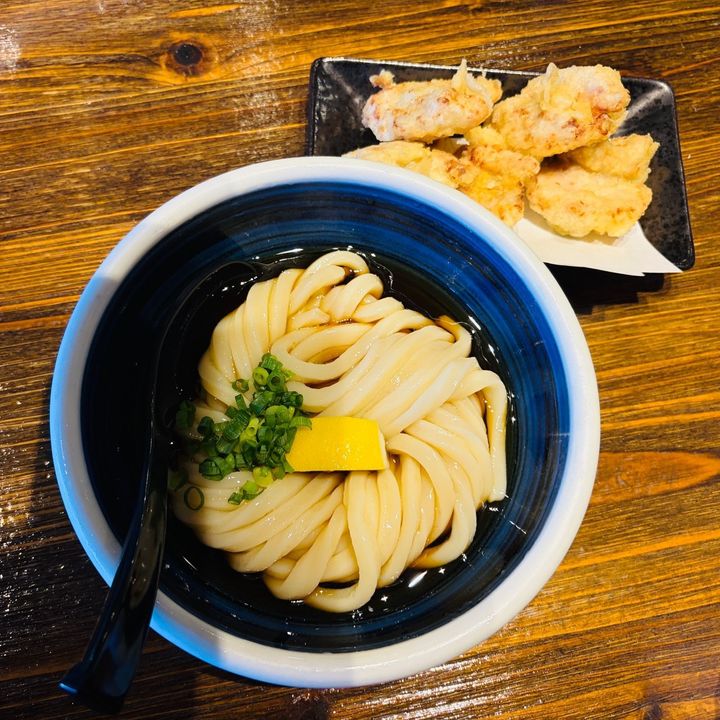 安い、早い、旨い、夏場に一度は食べてみたいレモンたっぷりうどん