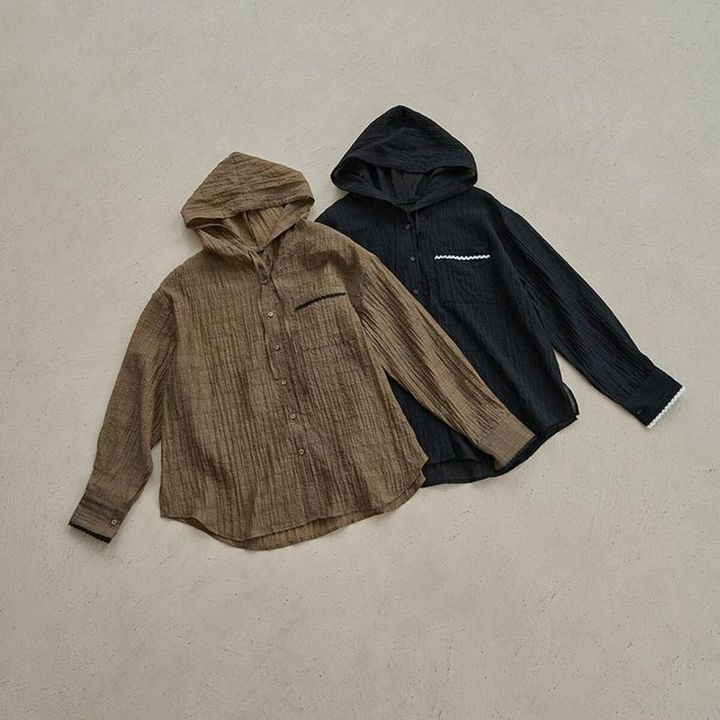 茶色と黒のフード付きシアーシャツ2枚
