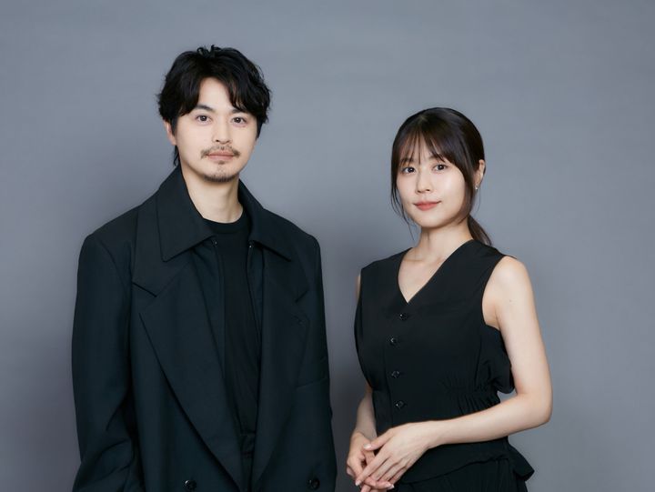 （左から）瀬戸康史、有村架純 クランクイン！ 写真：高野広美 width=