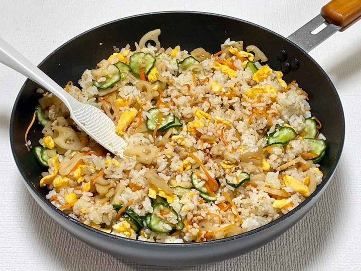 ワンパンでちらし寿司！鶏そぼろの彩りちらし寿司