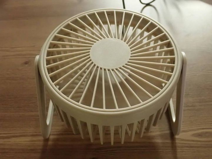 DAISO(ダイソー)：USB扇風機