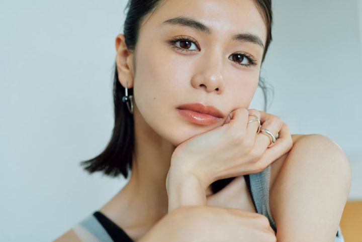 他人と比べて落ち込む日に。30代の心を整える「下まぶたメイク」とは？ _3 モデル＝佐藤晴美