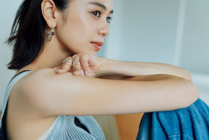 他人と比べて落ち込む日に。30代の心を整える「下まぶたメイク」とは？ _1 モデル＝佐藤晴美
