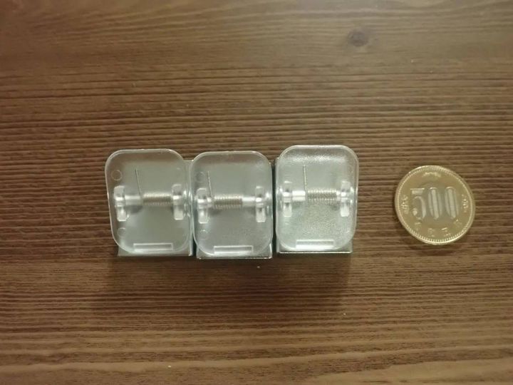 DAISO(ダイソー)：マグネットクリップ(クリア)