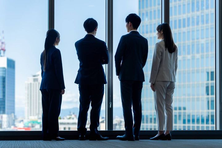 眺める人