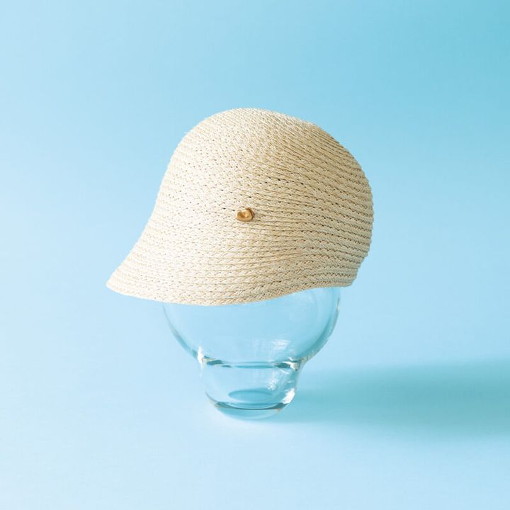 ナロゼニ¥23,100／トチエット（藤井製帽）