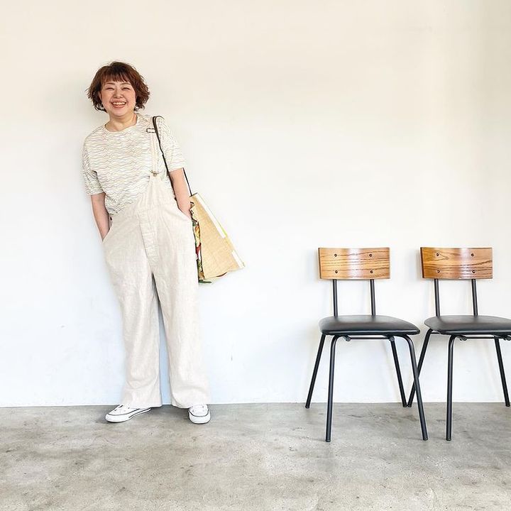 麻のサロペットと合わせてアクティブに
