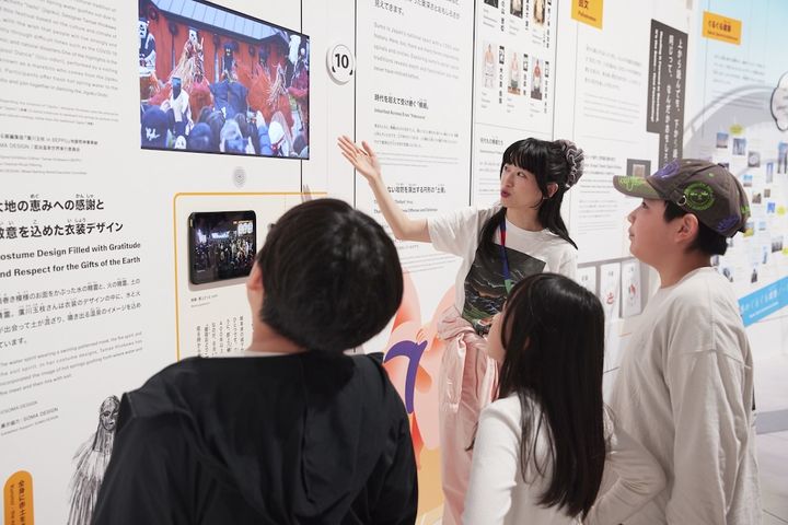 ぐるぐる展 小学生向けギャラリーツアー