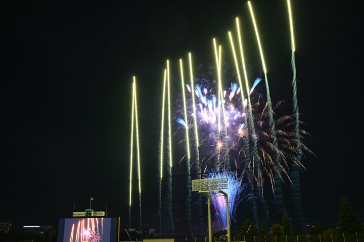 神宮外苑花火大会で打ち上げられた花火