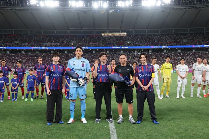 「2026／27明治安田J1リーグ 開幕戦 FC東京 vs FC町田ゼルビア」キックインセレモニーより 提供：FC東京 （C）金城宗幸・ノ村優介／講談社 （C）CK WORKS width=