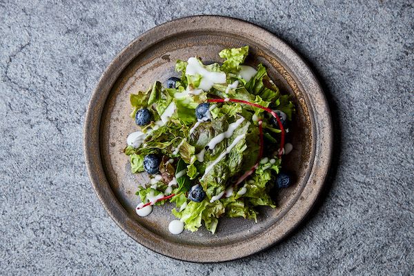 フード撮影クリエイティブチームLight＆Green、「料理を主役にする皿」の販売を開始
