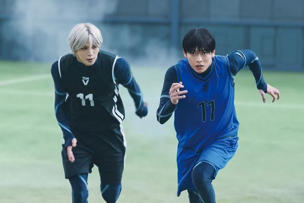 【写真を見る】リアル凪で話題に！＆TEAM、Kと凪の共通点とは？ [c]金城宗幸・ノ村優介／講談社 [c]CK WORKS