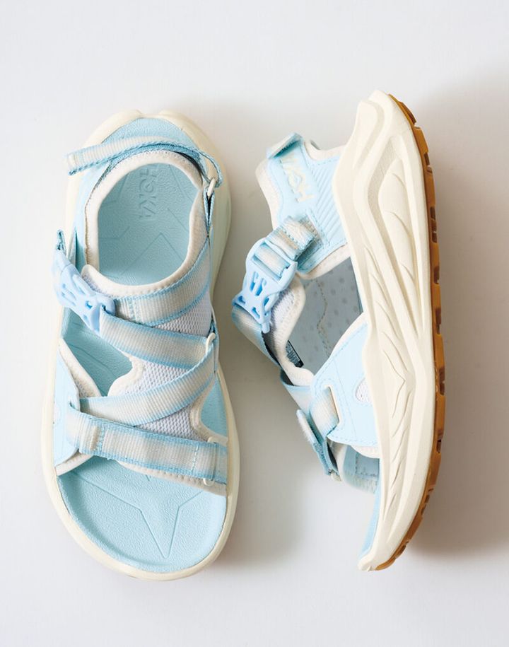 サンダル（Infini hike TC）¥23,100／ホカ®️（デッカーズジャパン）