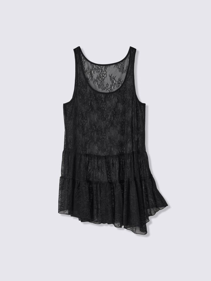 黒いレース素材のアシンメトリーヘムチュニック