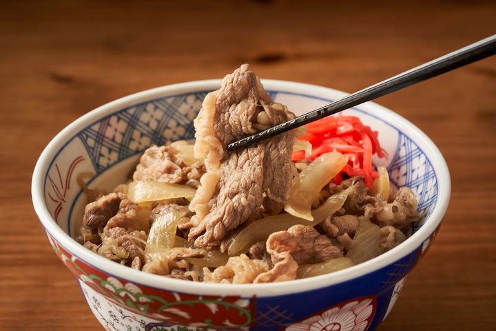 牛丼を食べるときにしっかり栄養を取るには？