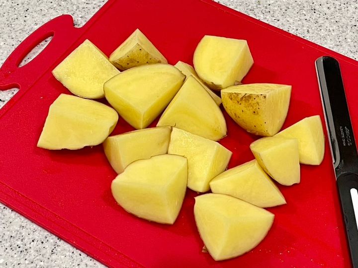 牛肉とホクホク新じゃがのコク旨オイスター炒め