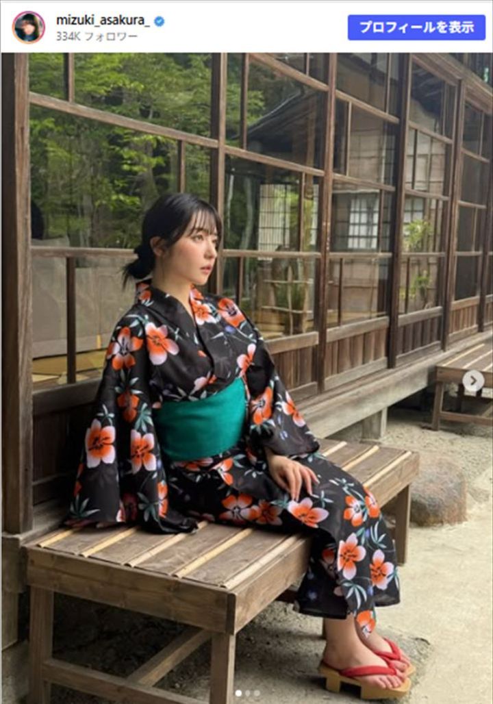 麻倉瑞季、艶やかな浴衣姿 グラビアオフショット ※「麻倉瑞季」Instagram width=