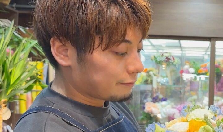 【写真・画像】イケメンすぎる花屋（34）「学生時代からずっと太ってた」10キロ増時代の写真を公開も「こっちもかっこいい」の声 1枚目