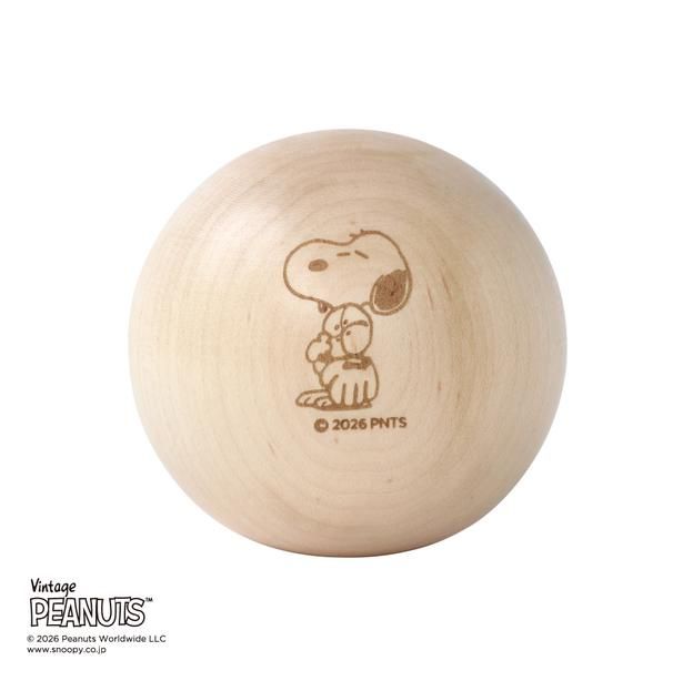 スヌーピーの刻印を施した「PEANUTS 木のボール」(3080円) (C) 2026 Peanuts Worldwide LLC