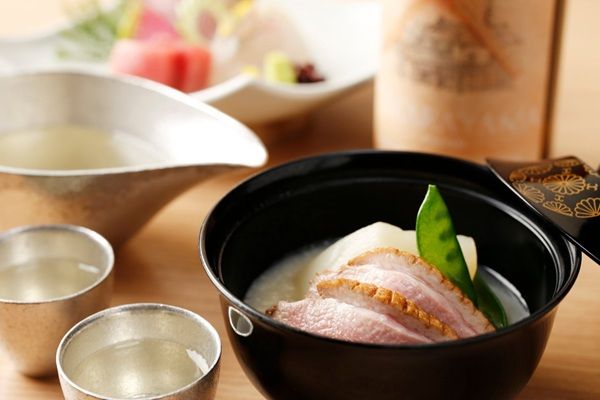 【東京都千代田区】テラス席完備！和食と全国の日本酒を楽しめる「和食日和 おさけと 大手町」が開業