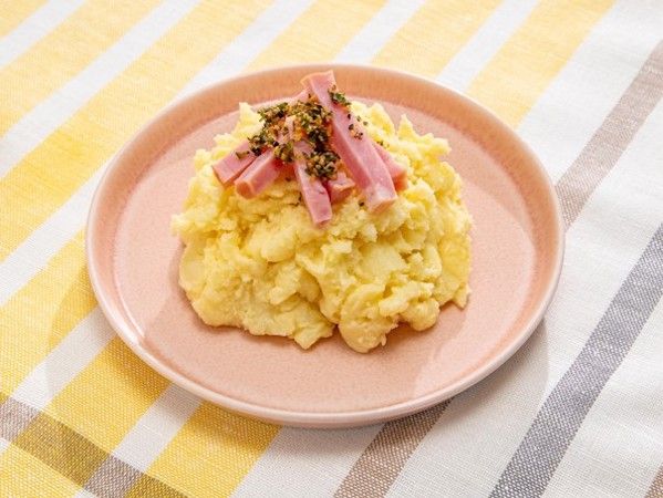デリア食品が地域の味を楽しむ8月の「ご当地ポテサラ」新商品3品を追加。全5品を展開