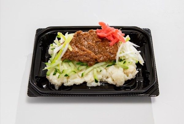 デリア食品が地域の味を楽しむ8月の「ご当地ポテサラ」新商品3品を追加。全5品を展開