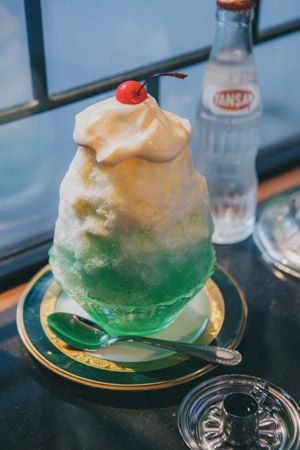 【奈良県奈良市】「喫茶52」看板ドリンク2種が、最後は本来の姿へ変化する夏限定かき氷として登場！