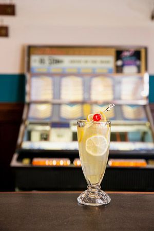 【奈良県奈良市】「喫茶52」看板ドリンク2種が、最後は本来の姿へ変化する夏限定かき氷として登場！