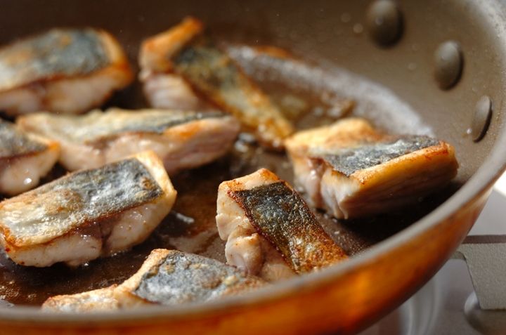 カリカリアジのソテー シンプルサラダ仕立ての作り方1