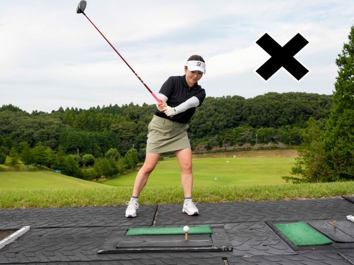 振り遅れの原因は「グリップエンドの向き」だった！ドライバーのヒント