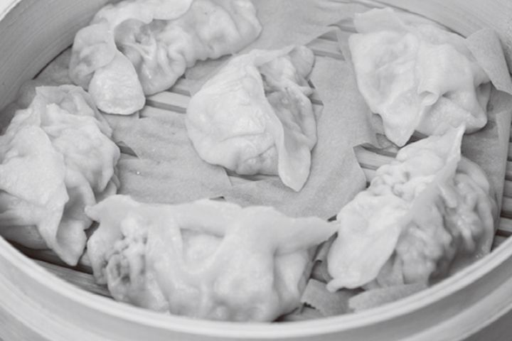 皮から手作りは当たり前。中国ご当地餃子を食べ比べ！