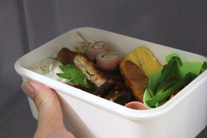 ランチボックスを電子レンジで温める