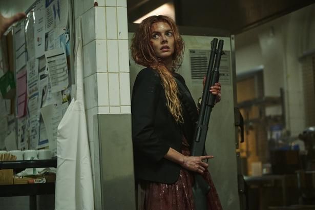 世界的サプライズヒットになったサバイバルホラーの続編『レディ・オア・ノット2』 [c]2026 Searchlight Pictures. All Rights Reserved.