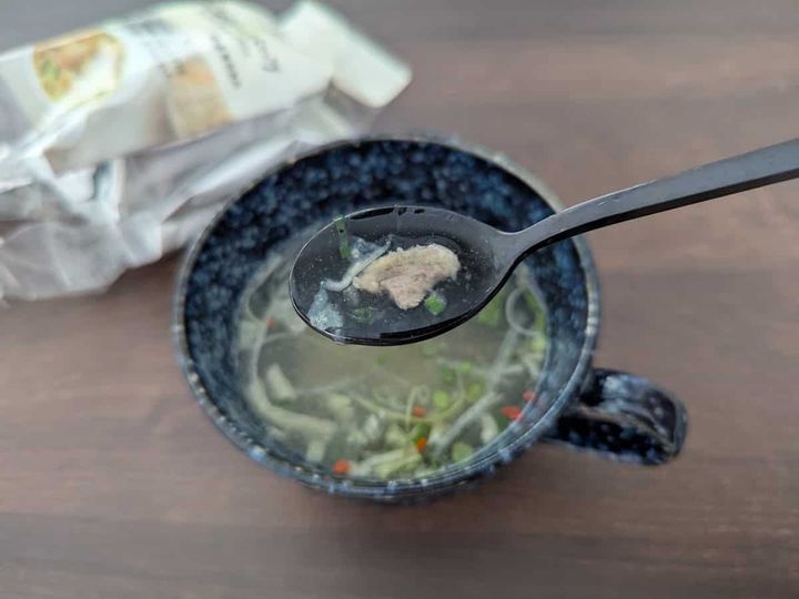 無印良品 食べるスープ 牛肉と葱のテールスープ 具材感