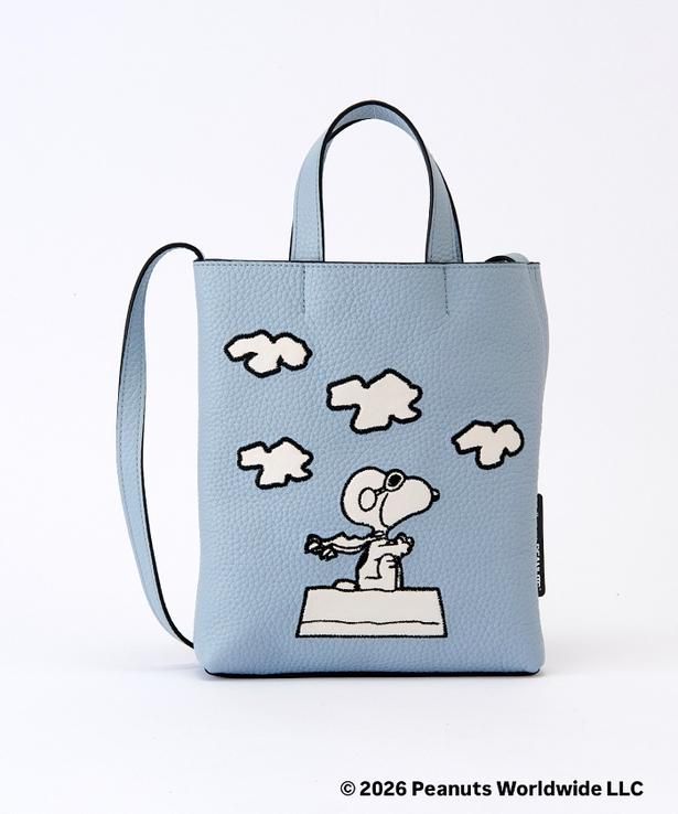 「PEANUTS スモール レザー トート(ポプリンブルー)」(15万8400円)
