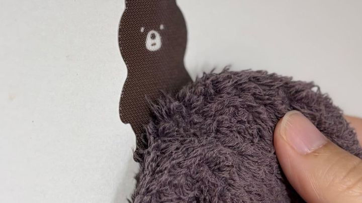 セリア「スポンジキャッチ」の意外な使い道！タオルホルダーとして使ってみました