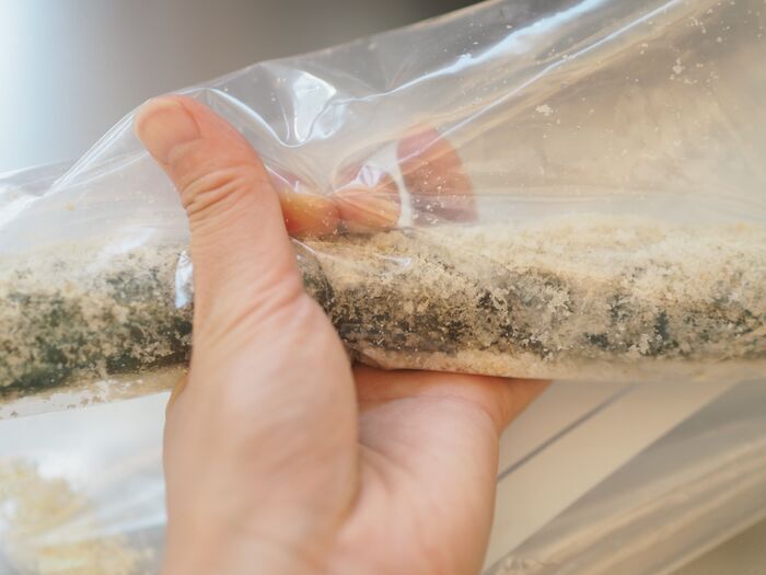 【ぬか床不要】まさかのパン粉で漬物ができる！？ポリポリ食感がクセになる「きゅうりのパン粉漬け」が凄すぎた