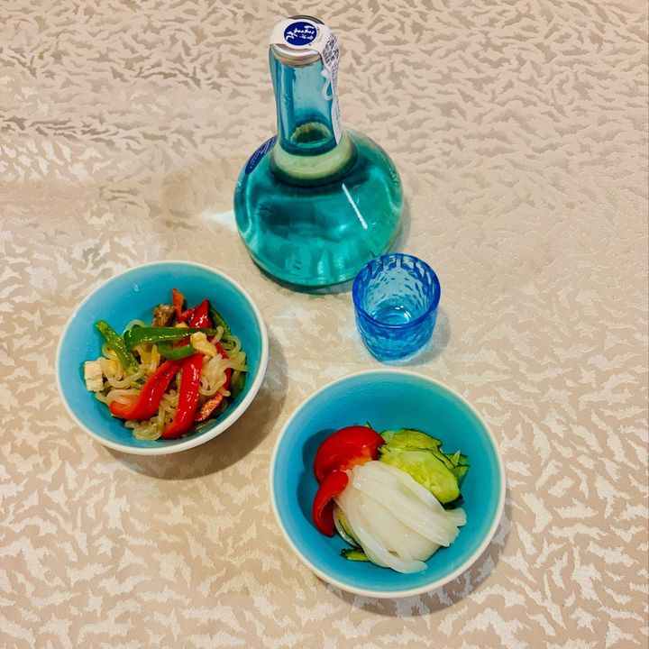 夏の食卓にぴったり！ターコイズブルーの食器でグンと素敵な小鉢に早変わり〜