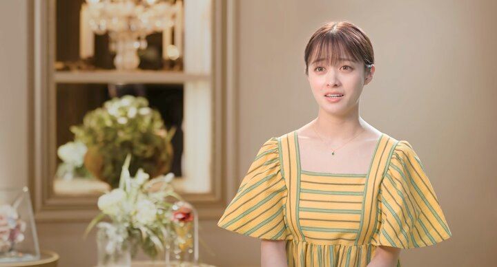 【写真・画像】「再就職は、あ・な・た」 橋本環奈が恋リアに出演したらこう？ 魅力溢れる“赤ドレス”姿に反響 『バカンスの法則』第7話 1枚目