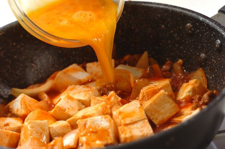 豚ひき肉と豆腐のチリソース、卵あえの作り方3