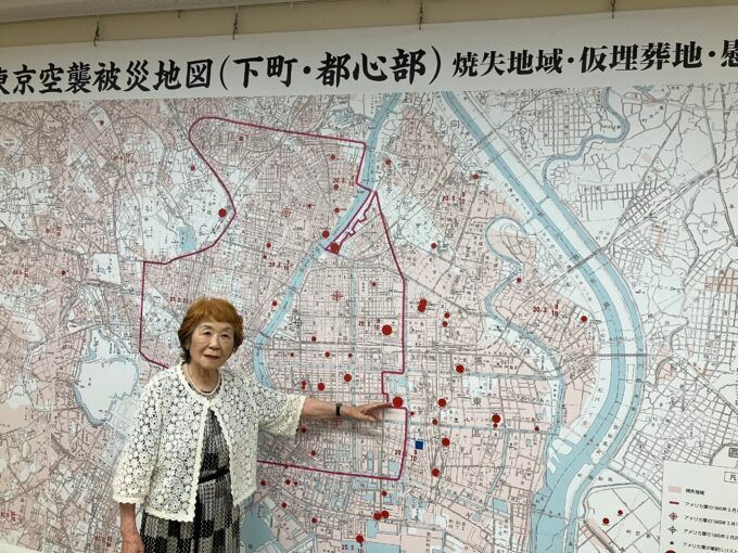 地図の丸印は東京大空襲の直後、仮埋葬が行われた場所
